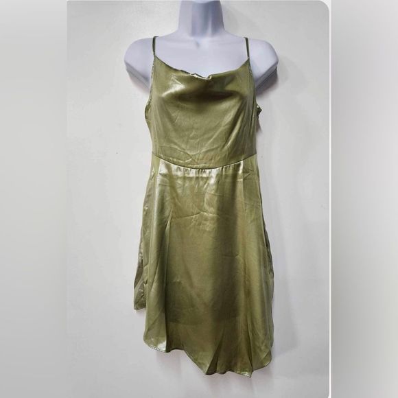 - Urban Outfitters Shiny Satin Asymmetrical Mallory Mini Dress . B15 - Picture 5 of 8